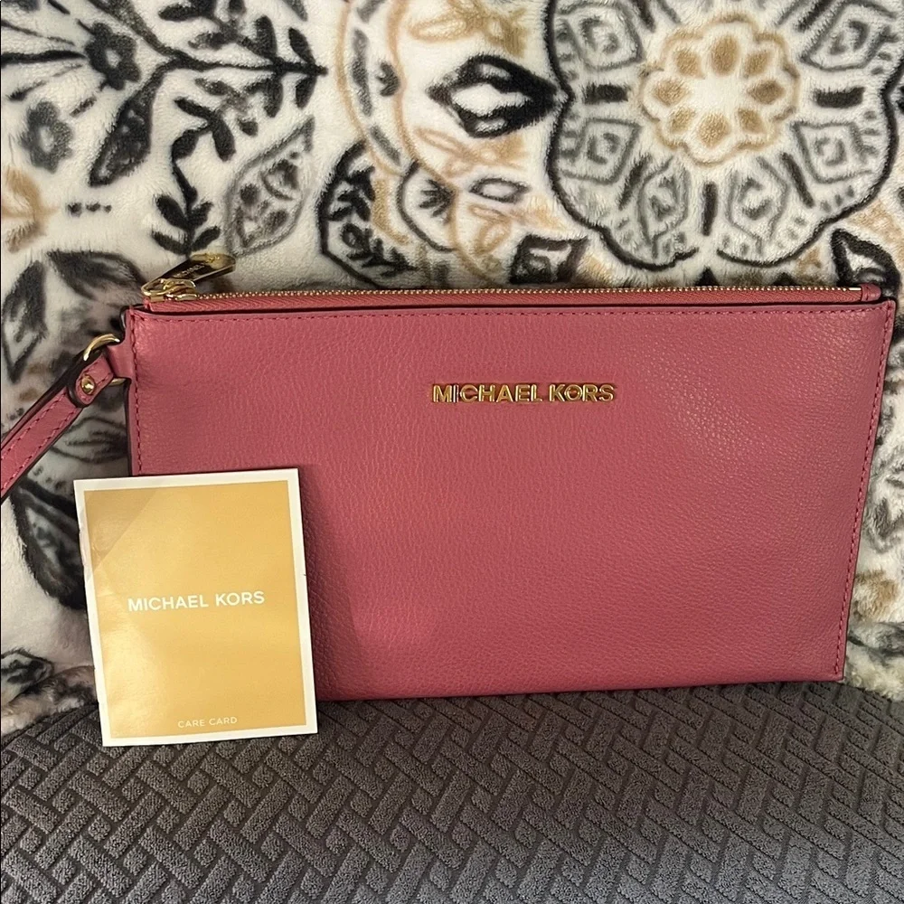 Michael Kors Rose Leather Wristlet